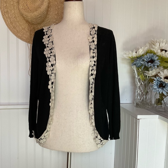 Sweaters - SOLD 🍁BUY ONE GET ONE 1/2 OFF🍁 Black Lightweight Open Embroidered Cardigan